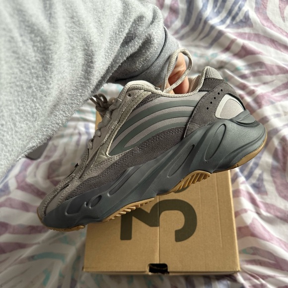 Yeezy Boost 700 V2 Tephra size US